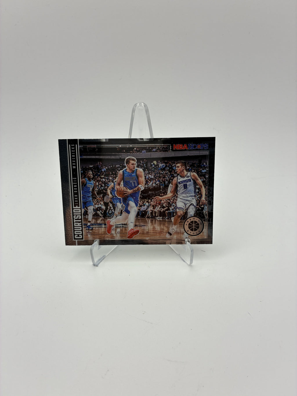 2019-20 Hoops Premium Stock #14 Luka Doncic Courtside