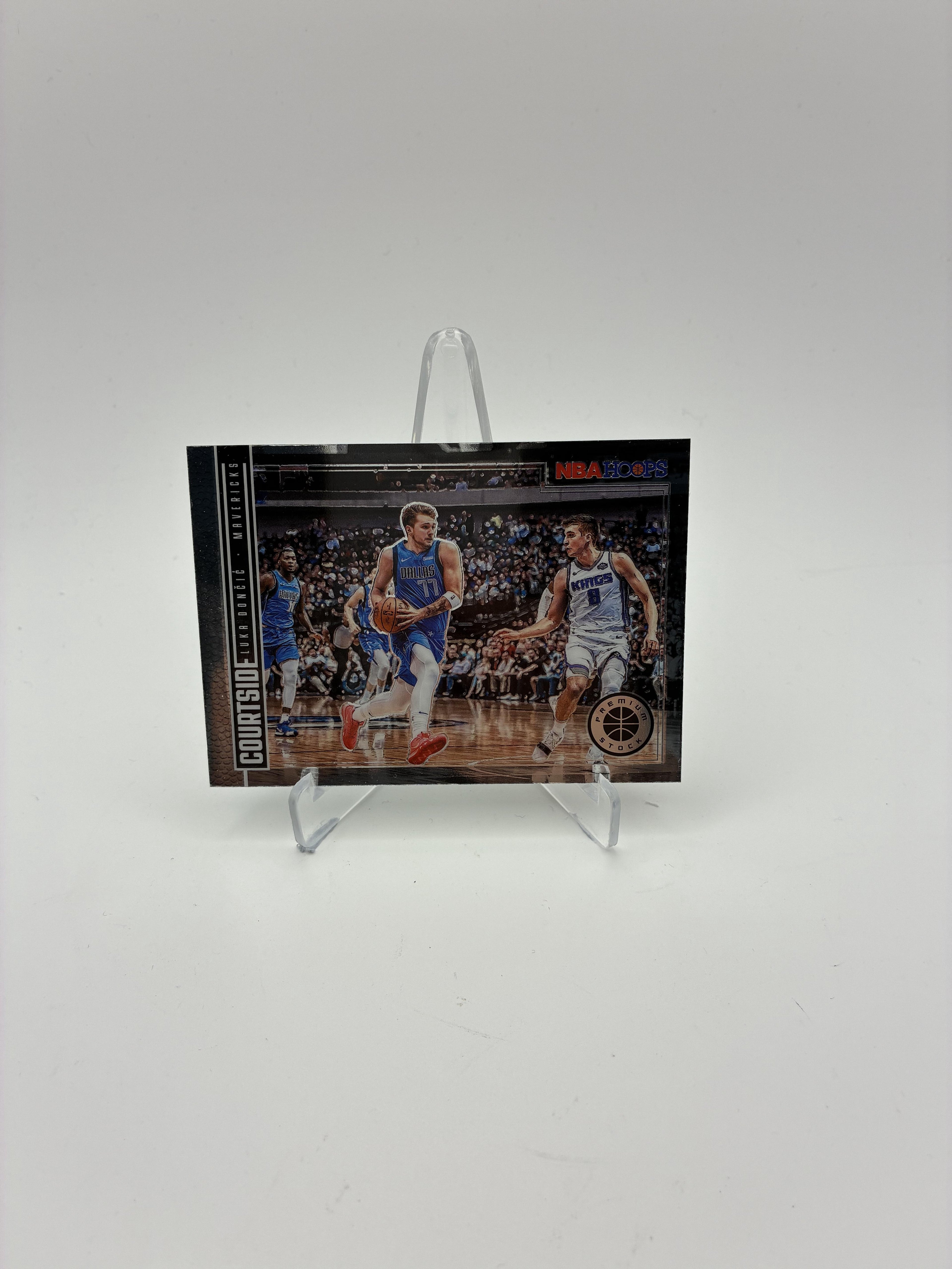2019-20 Hoops Premium Stock #14 Luka Doncic Courtside