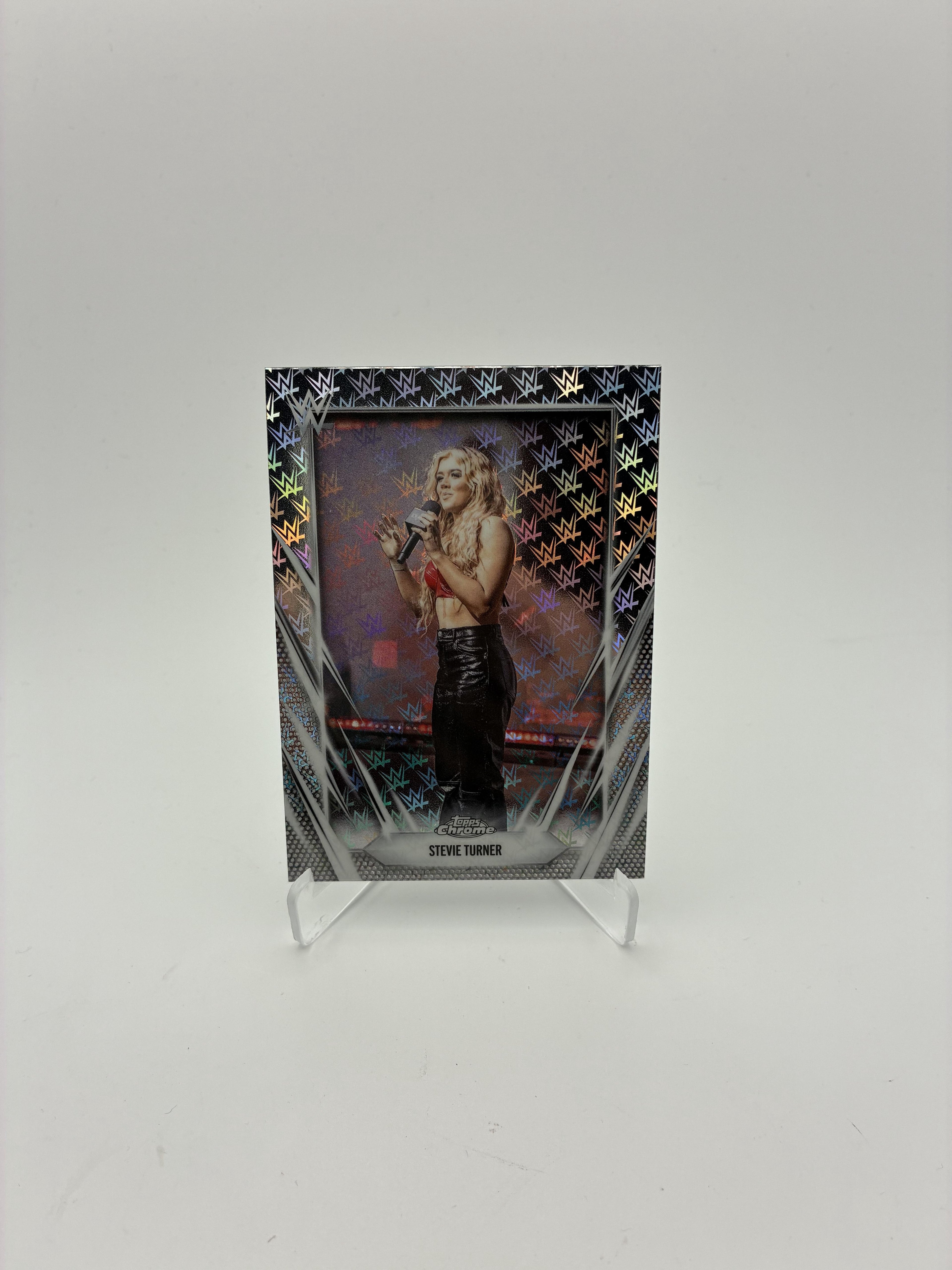 2026 Topps Chrome WWE #147 Stevie Turner Logofractor