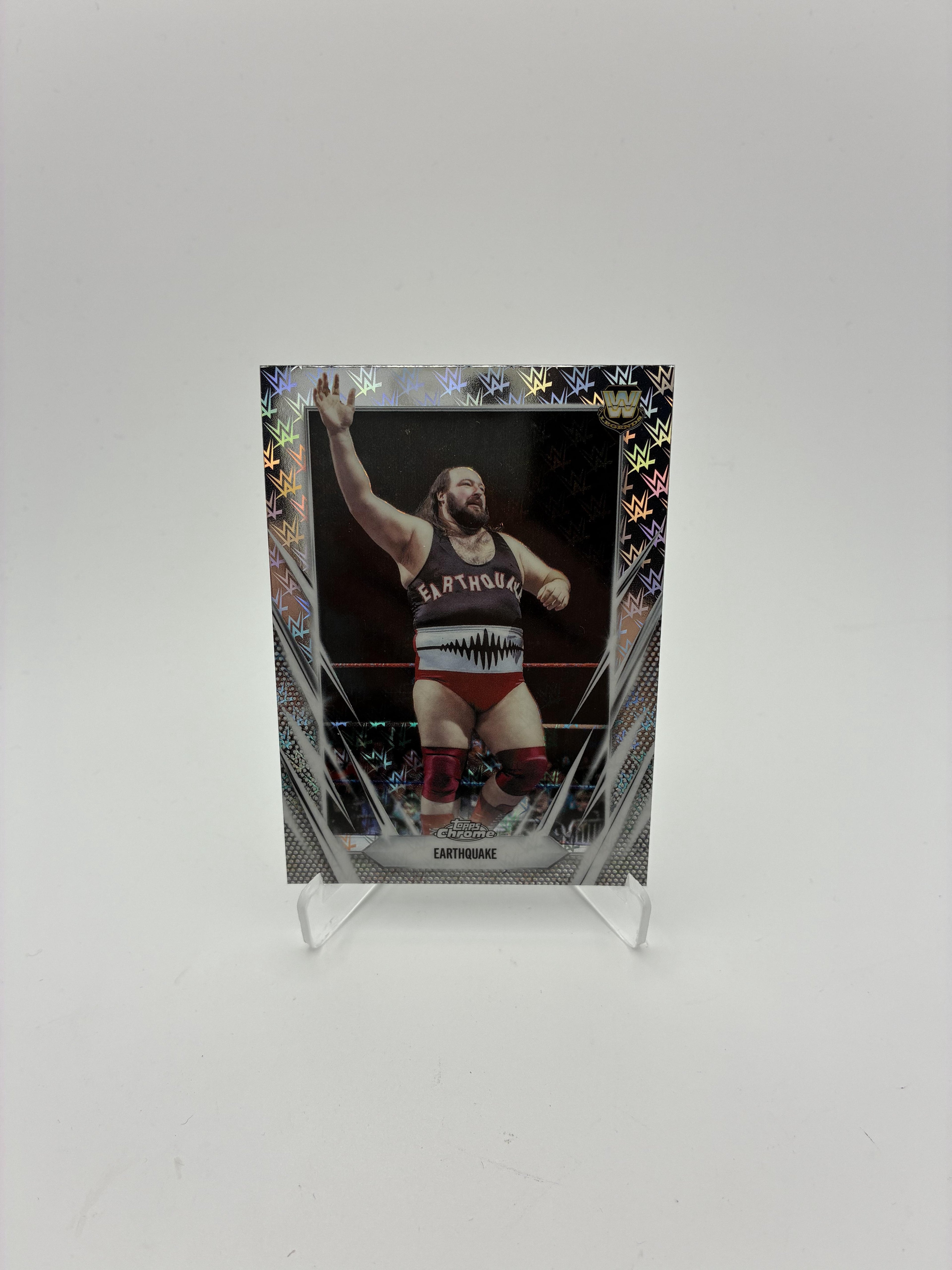 2026 Topps Chrome WWE #106 Earthquake Logofractor