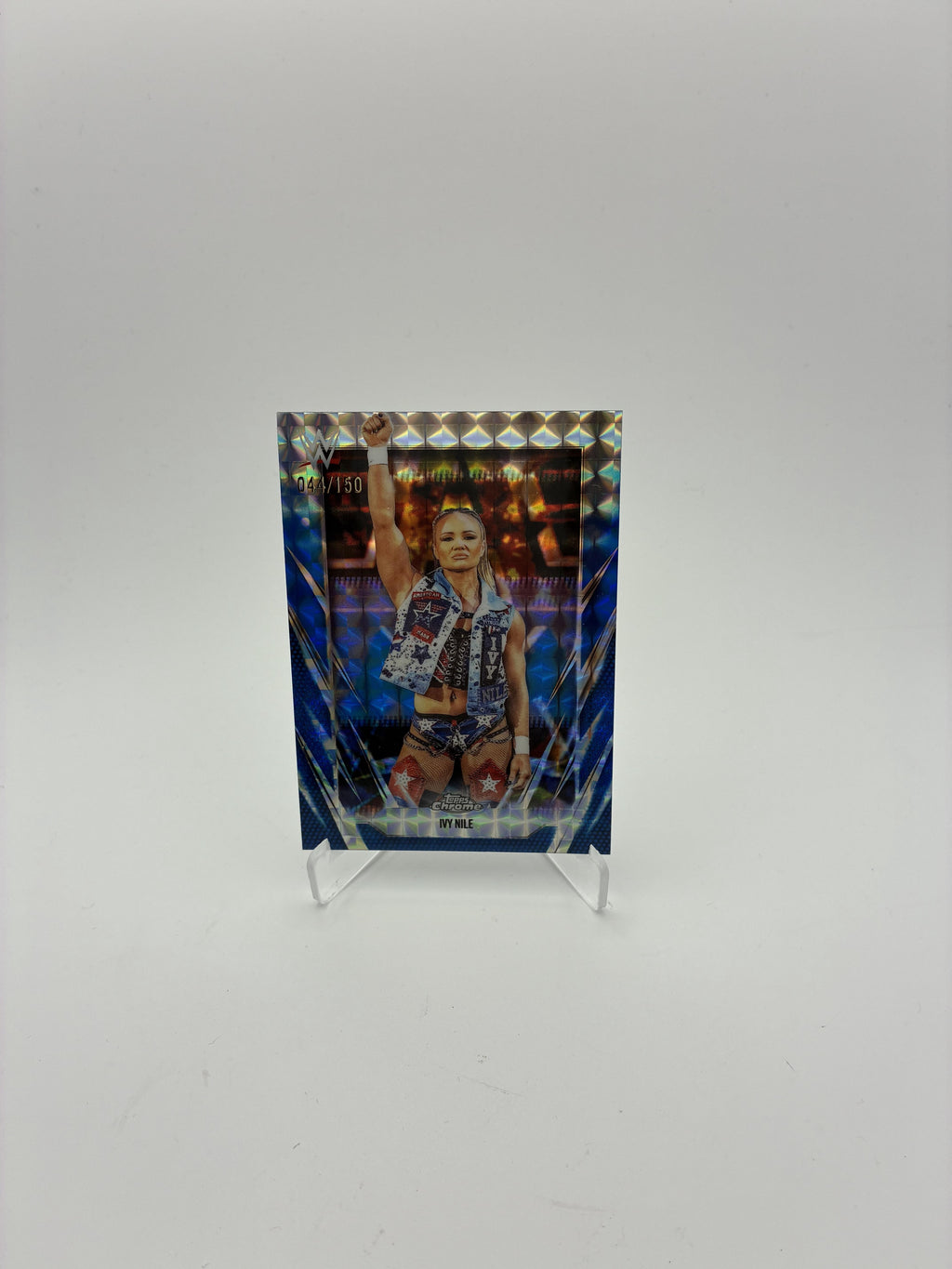 2026 Topps Chrome WWE #181 Ivy Nile Blue Geometric Refractor #/150