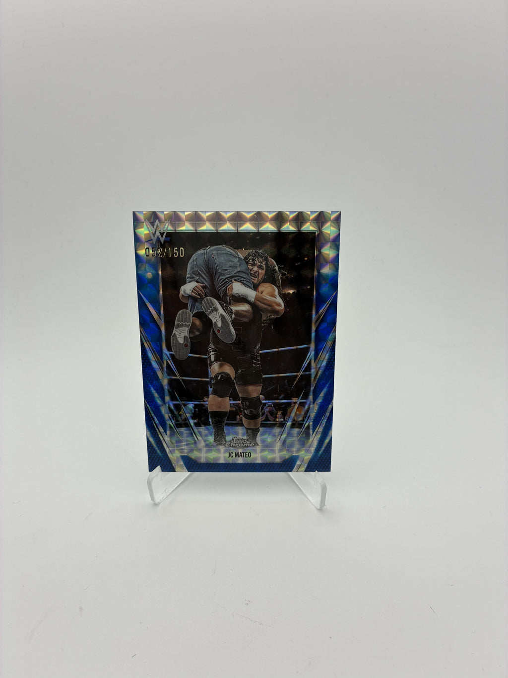 2026 Topps Chrome WWE #100 JC Mateo Blue Geometric Refractor #/150
