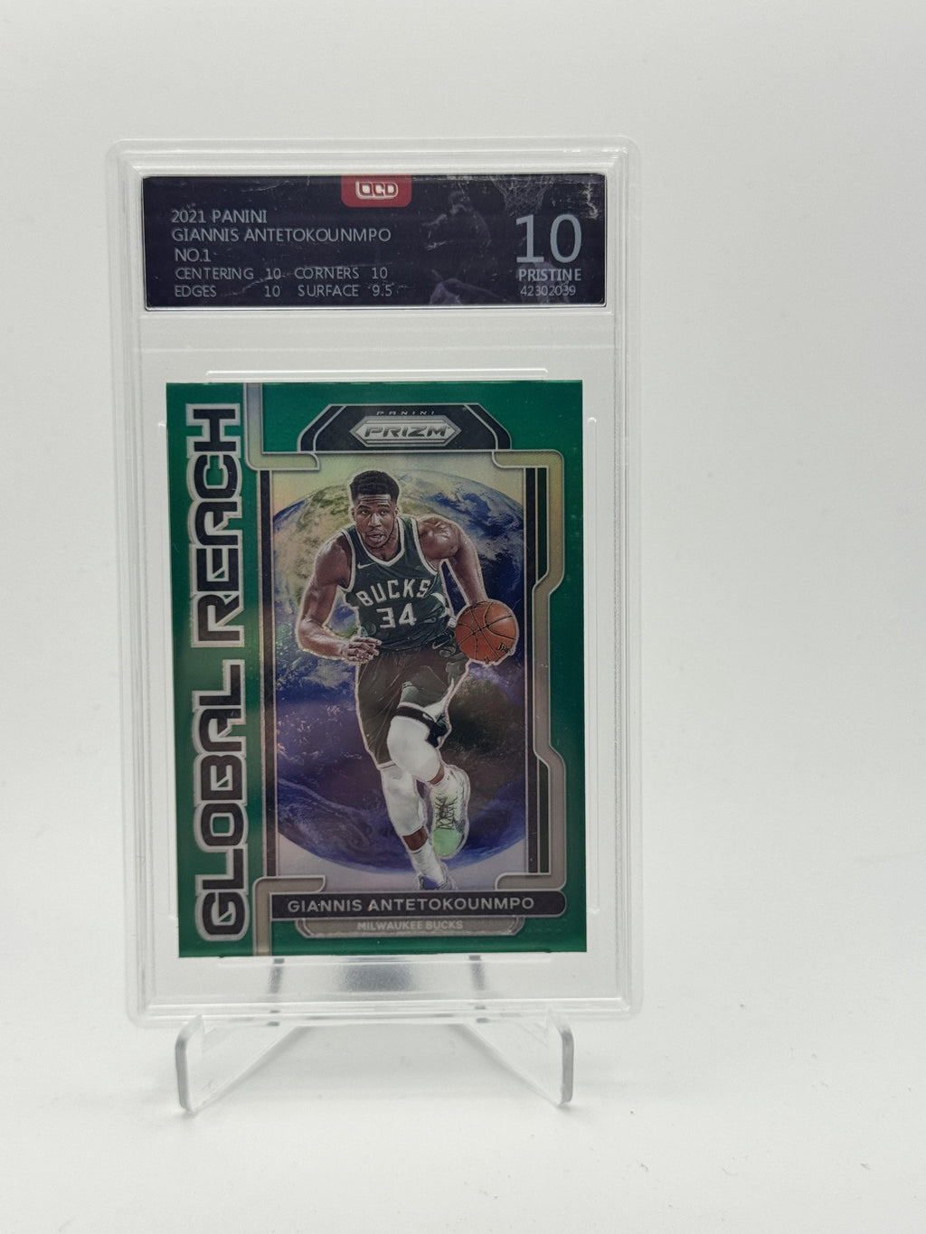 2021-22 Panini Prizm #1 Giannis Antetokounmpo Global Reach Prizms Green OCD-10