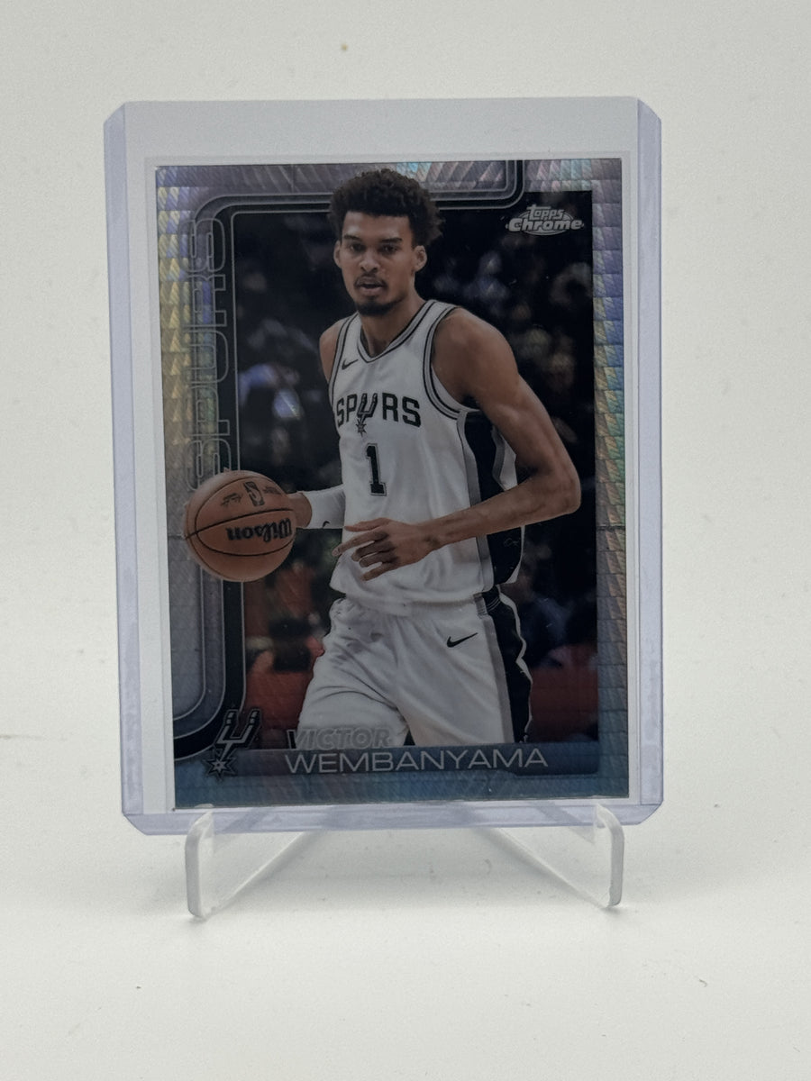2025-26 Topps Chrome #221 Victor Wembanyama Prism Refractor